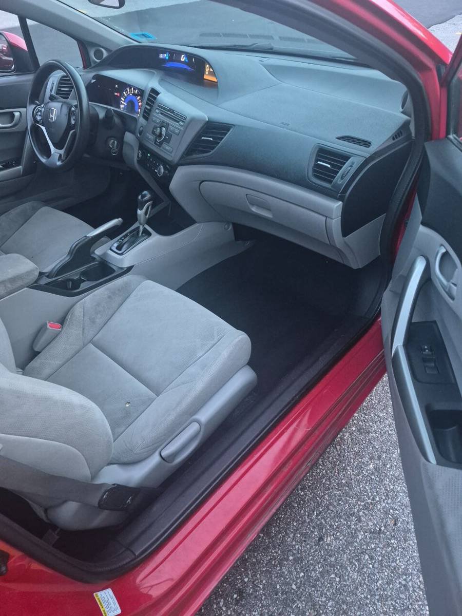 Used 2012 Honda Civic LX image 9