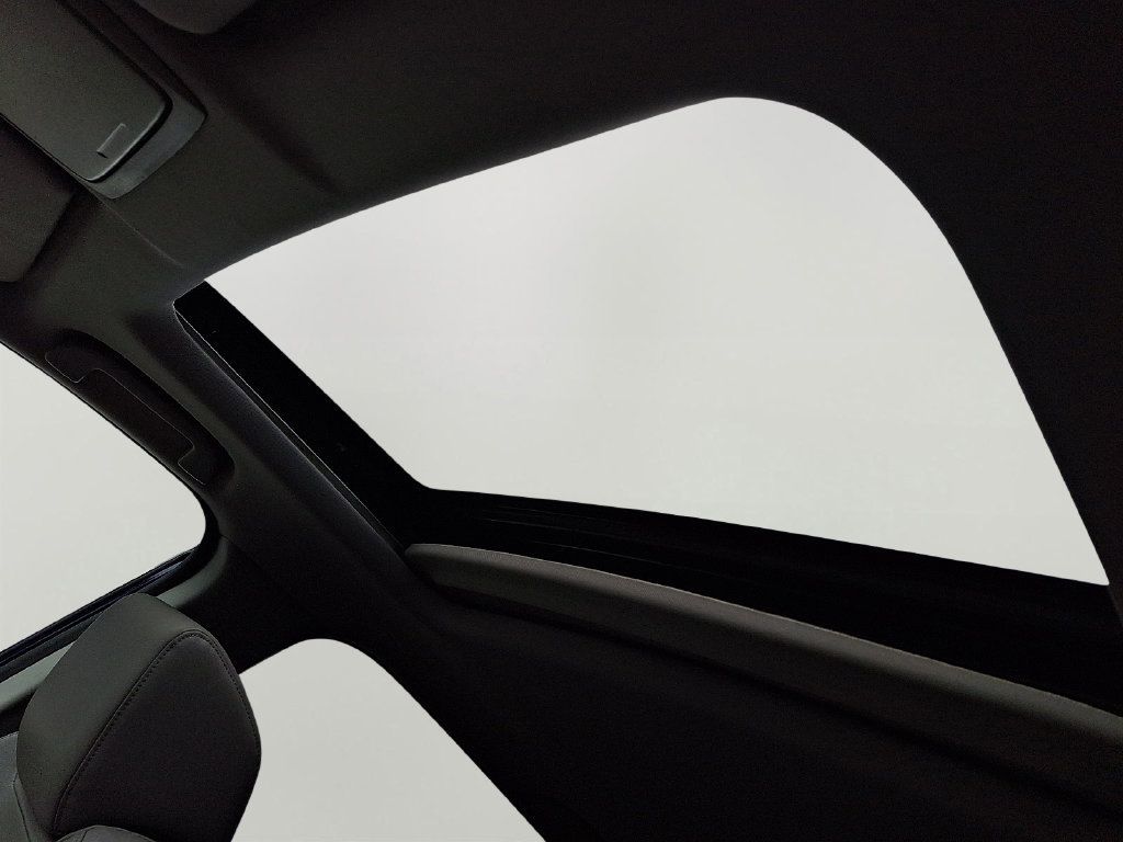 Used 2018 Honda CR-V Touring image 15
