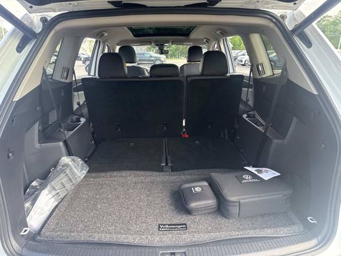 Certified 2024 Volkswagen Atlas Peak Edition SEL AWD/4WD image 7