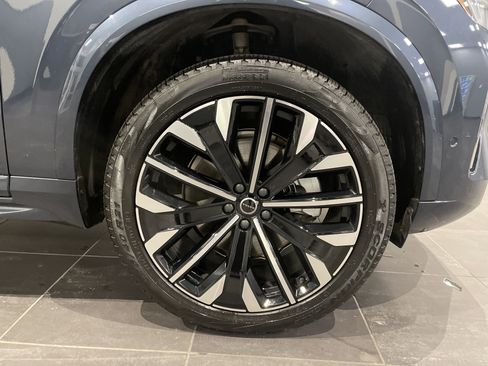 Used 2025 Volvo XC90 B6 Plus image 12