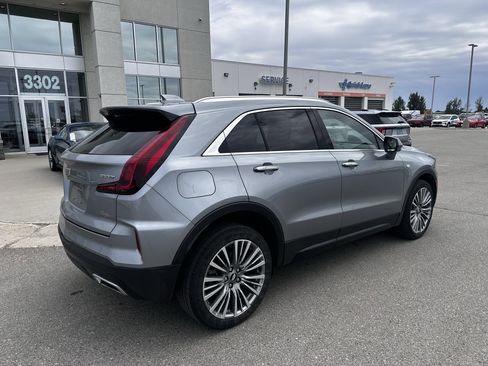 Used 2024 Cadillac XT4 Premium Luxury w/ Technology Package AWD/4WD image 4