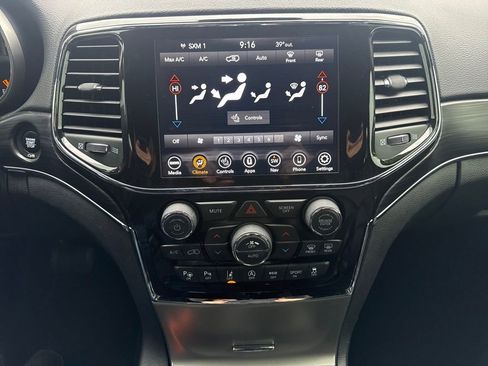 Used 2021 Jeep Grand Cherokee Limited image 18