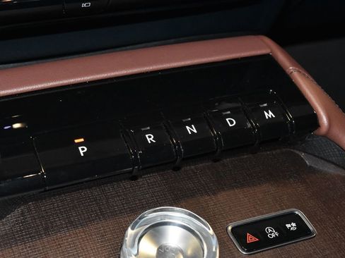 Used 2025 Lincoln Navigator L Reserve AWD/4WD image 13