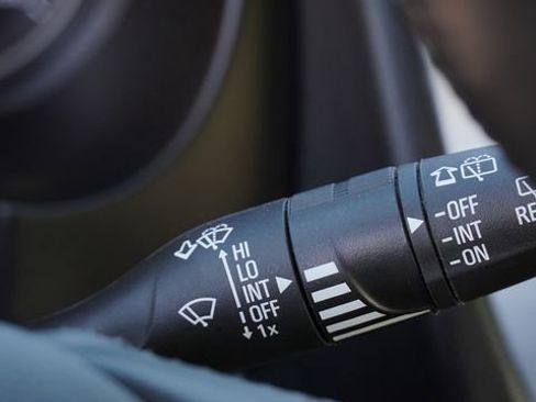 Used 2024 GMC Terrain SLT image 31