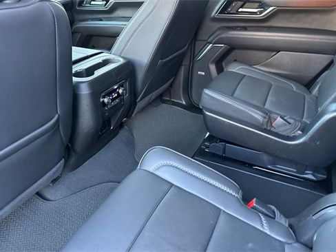 Used 2025 GMC Yukon Denali image 12