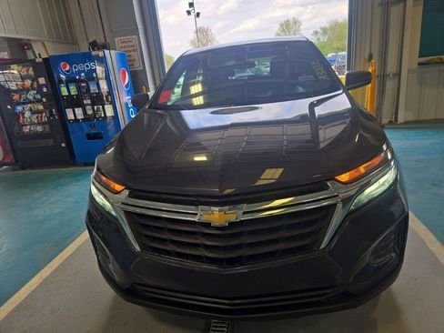 Used 2022 Chevrolet Equinox LS w/ LS Convenience Package image 2