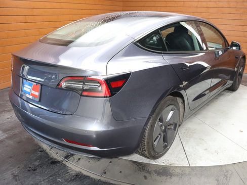 Used 2023 Tesla Model 3 Standard Range image 16