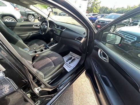 Used 2019 Nissan Sentra SV FWD image 9