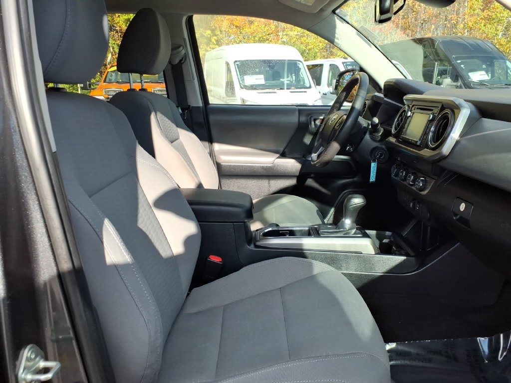 Used 2019 Toyota Tacoma SR5 AWD/4WD image 12