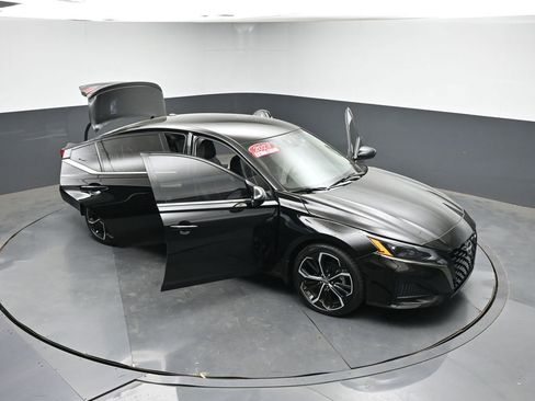 Used 2023 Nissan Altima 2.5 SR image 49