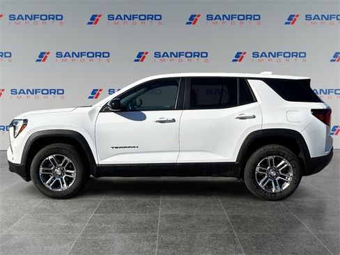 Used 2025 GMC Terrain Elevation image 2