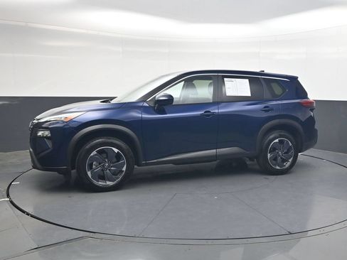 Used 2025 Nissan Rogue SV FWD image 11