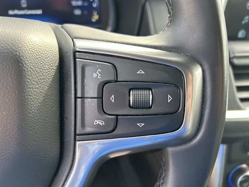 Used 2023 Chevrolet Suburban LT image 30