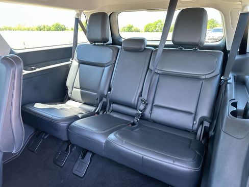 Used 2025 Ford Expedition Max Platinum AWD/4WD image 25