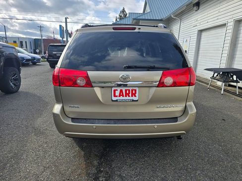 Used 2010 Toyota Sienna XLE image 4