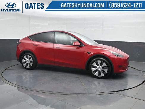 Used 2023 Tesla Model Y Long Range AWD/4WD image 1