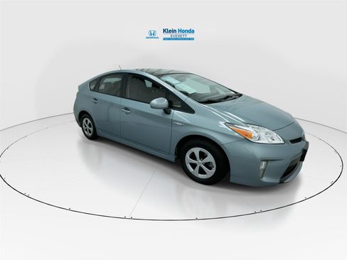 Used 2015 Toyota Prius Three w/ Solar Roof Package image 4