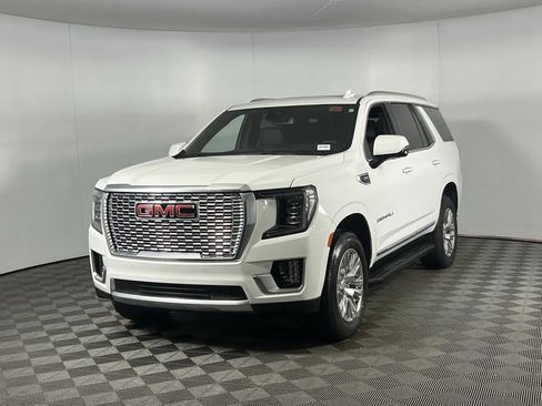 Used 2024 GMC Yukon Denali image 3