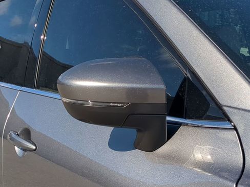 New 2025 Nissan Pathfinder SL image 12