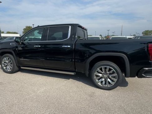 Used 2024 GMC Sierra 1500 Denali w/ Denali Reserve Package AWD/4WD image 7