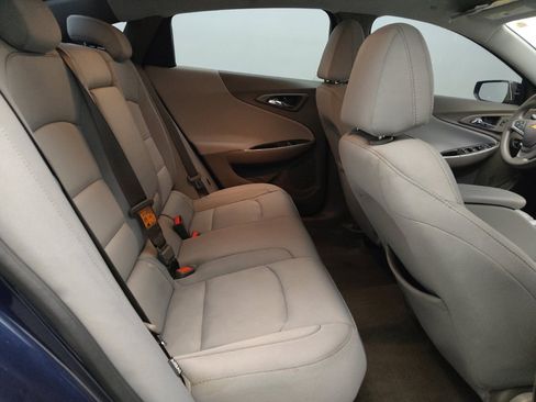 Used 2017 Chevrolet Malibu LT image 19