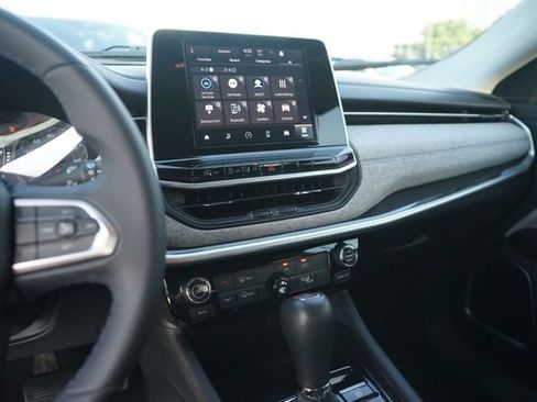 Used 2022 Jeep Compass Latitude FWD image 26
