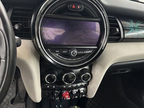 Used 2019 MINI Cooper S image 19