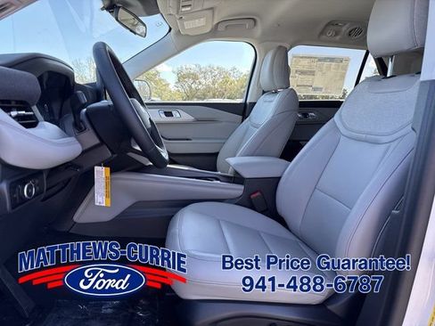 New 2026 Ford Explorer Active w/ Active Comfort Package RWD image 9