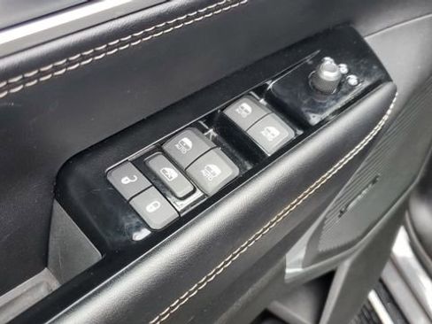 Certified 2024 Jeep Wagoneer Series II w/ Convenience Group I image 11