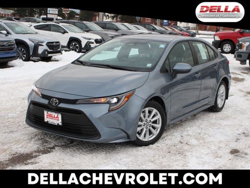 Used 2025 Toyota Corolla LE image 1