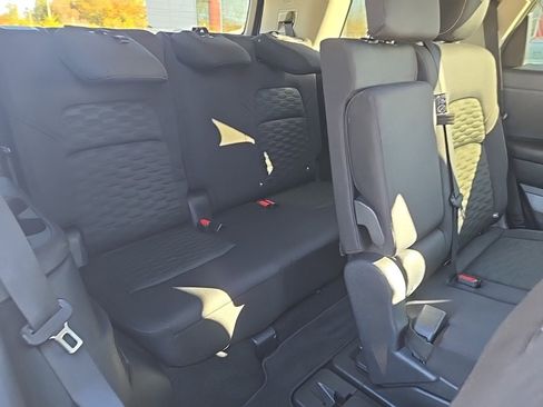 Used 2022 Nissan Pathfinder SV w/ SV Black Package image 29