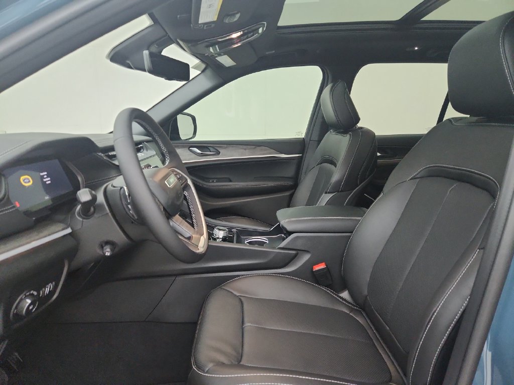 New 2027 Jeep Grand Cherokee Limited AWD/4WD image 18