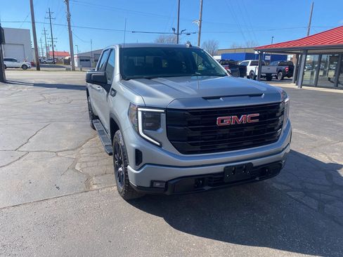Used 2025 GMC Sierra 1500 Elevation w/ Preferred Package image 3