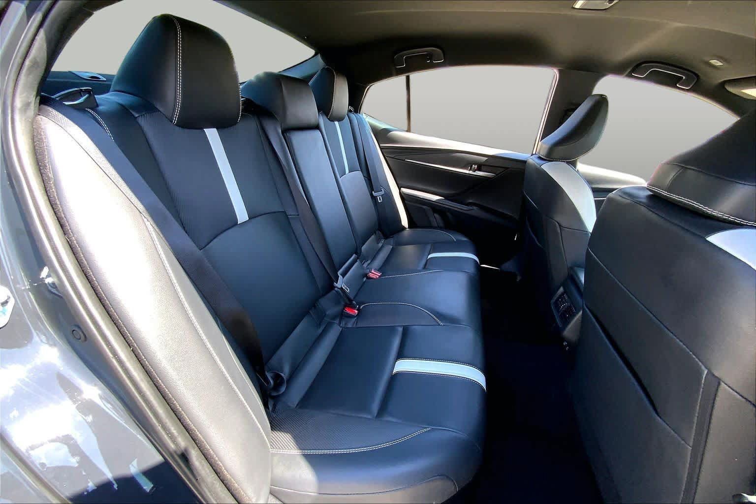 Used 2025 Toyota Camry SE FWD image 19