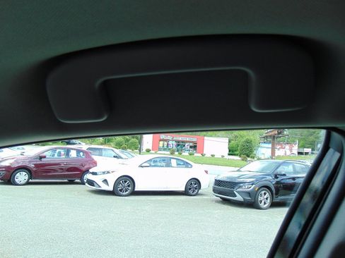 Used 2020 Toyota Camry XSE image 21