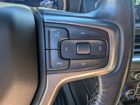 Used 2022 Chevrolet Suburban Premier AWD/4WD image 15