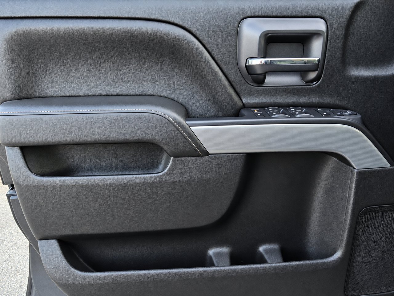 Used 2015 Chevrolet Silverado 1500 LT w/ All Star Edition AWD/4WD image 15