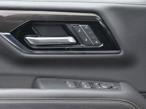 Used 2025 GMC Yukon Elevation image 14