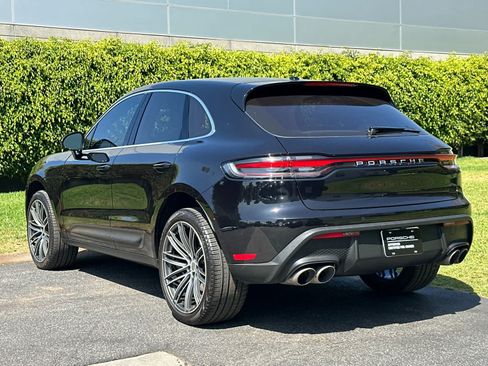 Certified 2023 Porsche Macan S AWD/4WD image 3