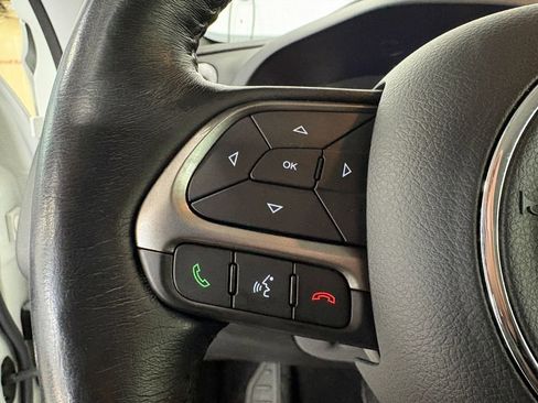 Used 2018 Jeep Renegade Limited w/ UConnect 8.4 Nav Group AWD/4WD image 16