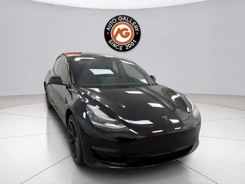 Used 2020 Tesla Model 3 Standard Range Plus RWD image 1