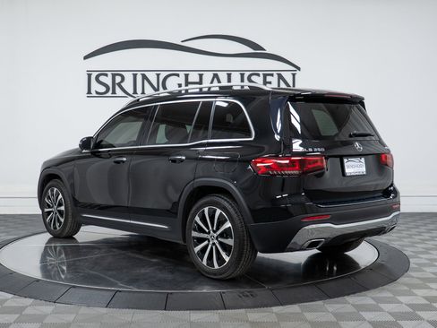 Used 2022 Mercedes-Benz GLB 250 250 4MATIC image 7