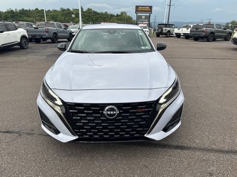 Certified 2025 Nissan Altima 2.5 SR FWD image 2