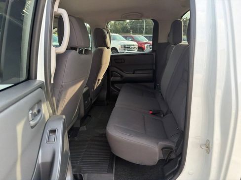 Used 2024 Nissan Frontier S AWD/4WD image 14