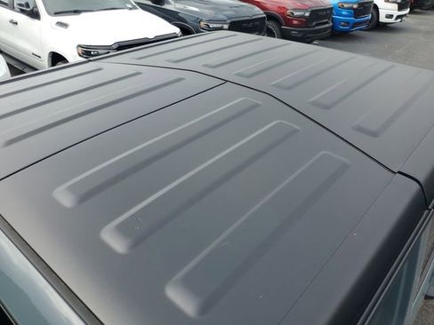 New 2025 Jeep Gladiator Sport image 9