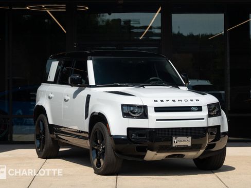 Used 2023 Land Rover Defender 110 V8 image 1