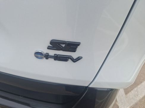 Used 2025 Toyota RAV4 SE image 14