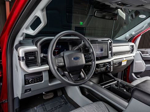 Used 2026 Ford F250 XLT w/ XLT Premium Package image 17