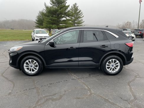 Used 2022 Ford Escape SE w/ Cold Weather Package image 2