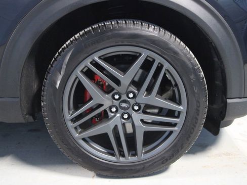 Used 2025 Ford Explorer ST image 34